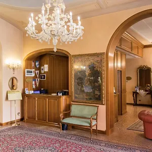 Hotel Phi Dei Medaglioni, Correggio